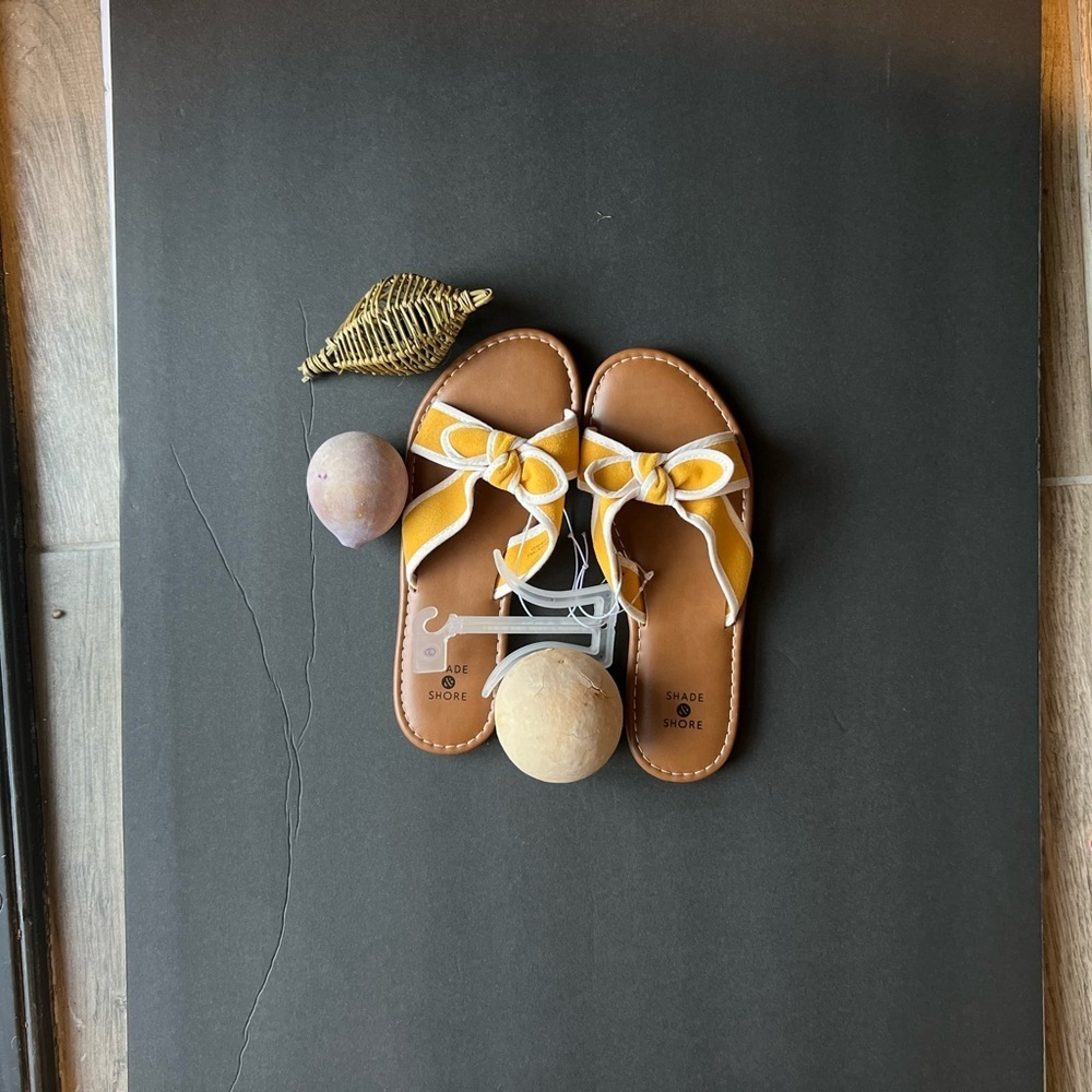 Shade Shore Yellow Bow Sandals White Trim Size 6 - Picture 10 of 11